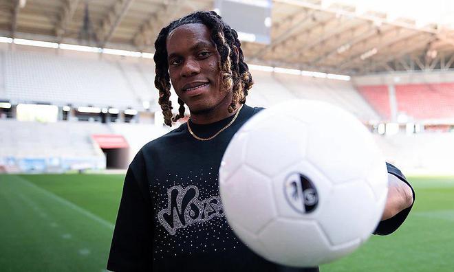 官方：弗賴堡破紀(jì)錄簽伊里，特魯瓦前鋒加盟