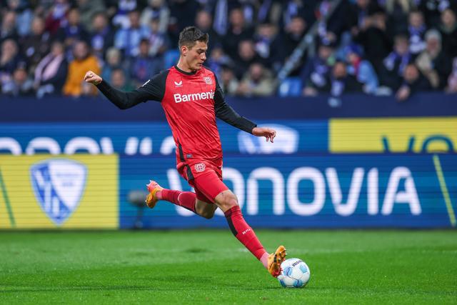 圖片報：滕哈赫留?？耍┠岱ㄋ够蜣D(zhuǎn)紐卡5000萬歐