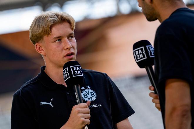 斯文松快速融入多特，擅長奔跑是他的優(yōu)勢之一。