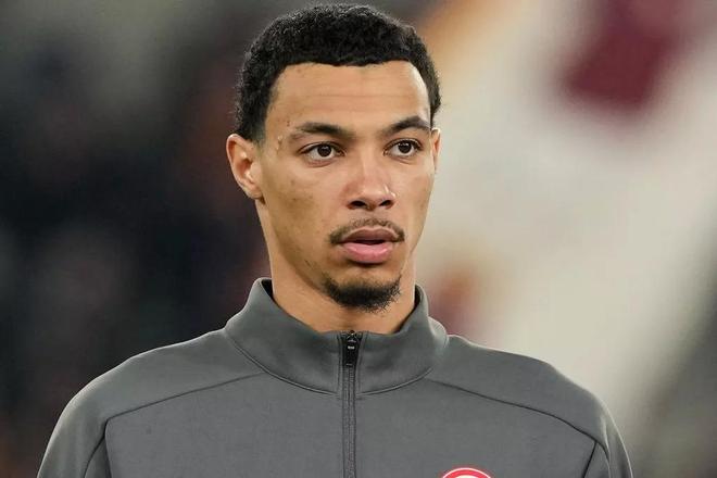 回聲報：利物浦急引埃基蒂克，曼聯(lián)遭拒。