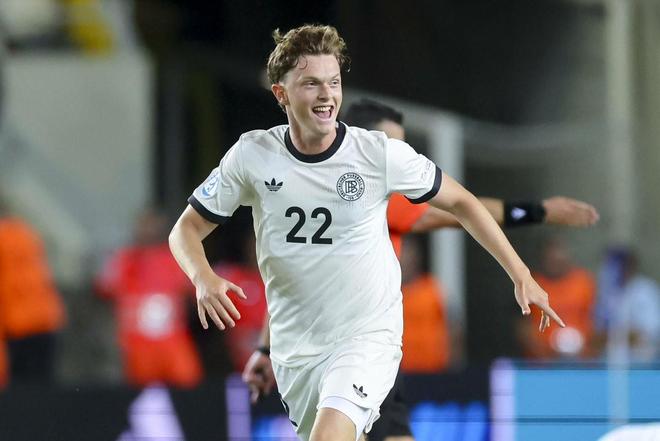 埃因霍溫考慮租買，求購拜仁保羅-萬納。