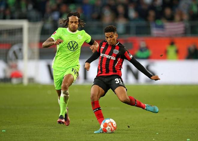 記者：伯恩茅斯與勒沃庫森談阿德利轉會，藥廠索價2600萬英鎊