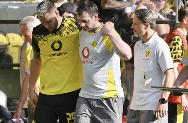 德媒：多特缺中衛(wèi)，內(nèi)部尋解，避免冗員。