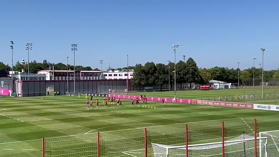 帕夫洛維奇復(fù)出，拜仁熱身賽亮相！