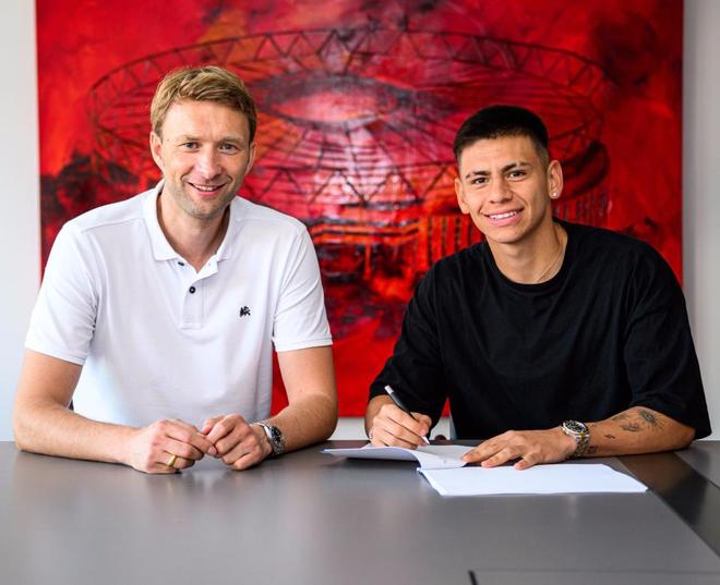 2小時(shí)官宣雙援，滕哈格瘋狂簽17人，1.41億巨變，前德甲冠軍。