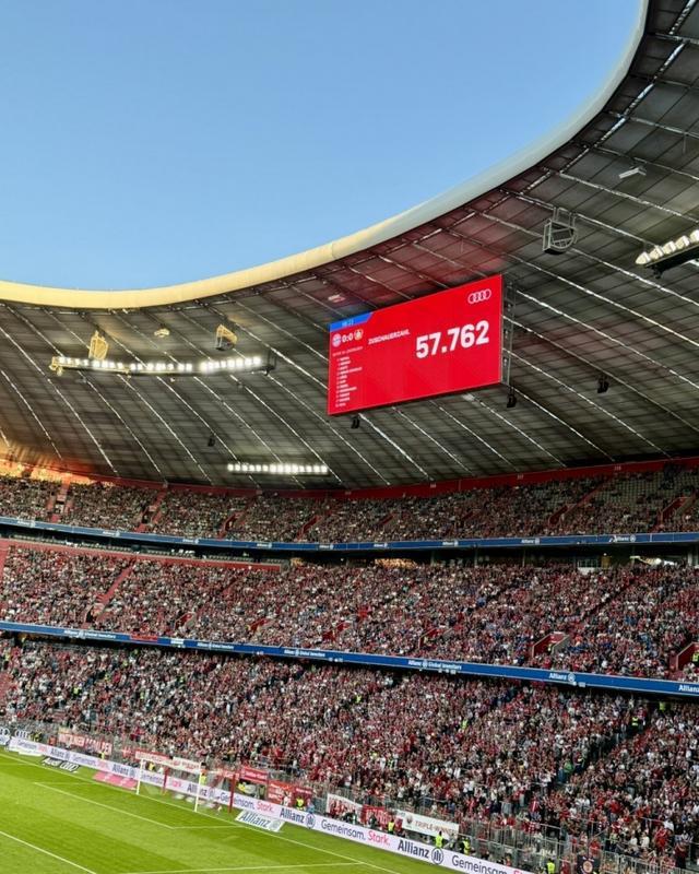 拜仁女足VS藥廠女足，觀眾爆滿創(chuàng)紀(jì)錄！